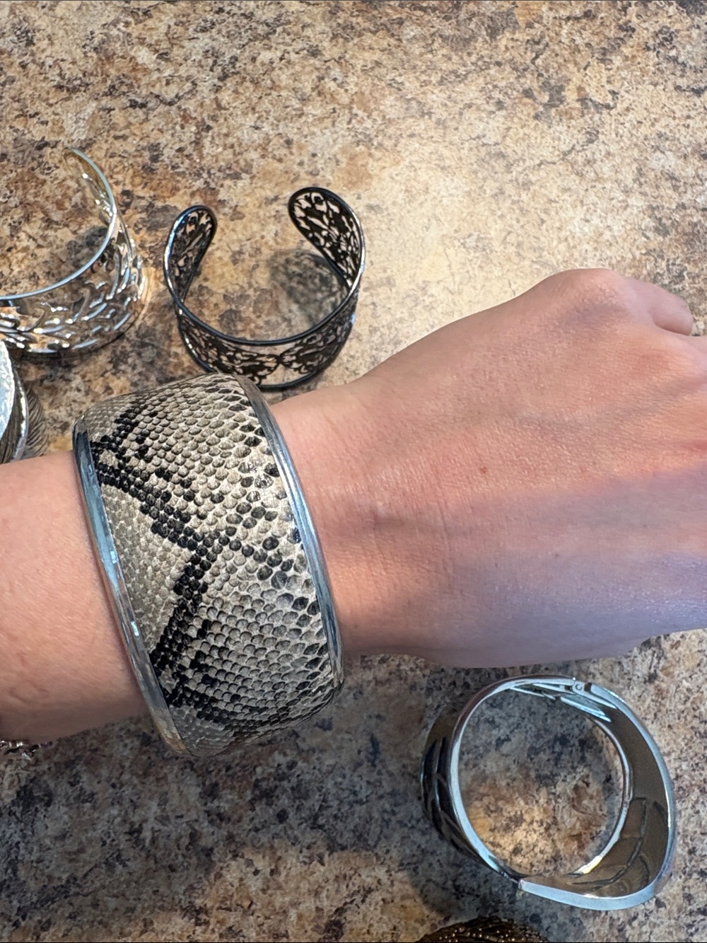 Lot of bracelets - Picture 5 of 11